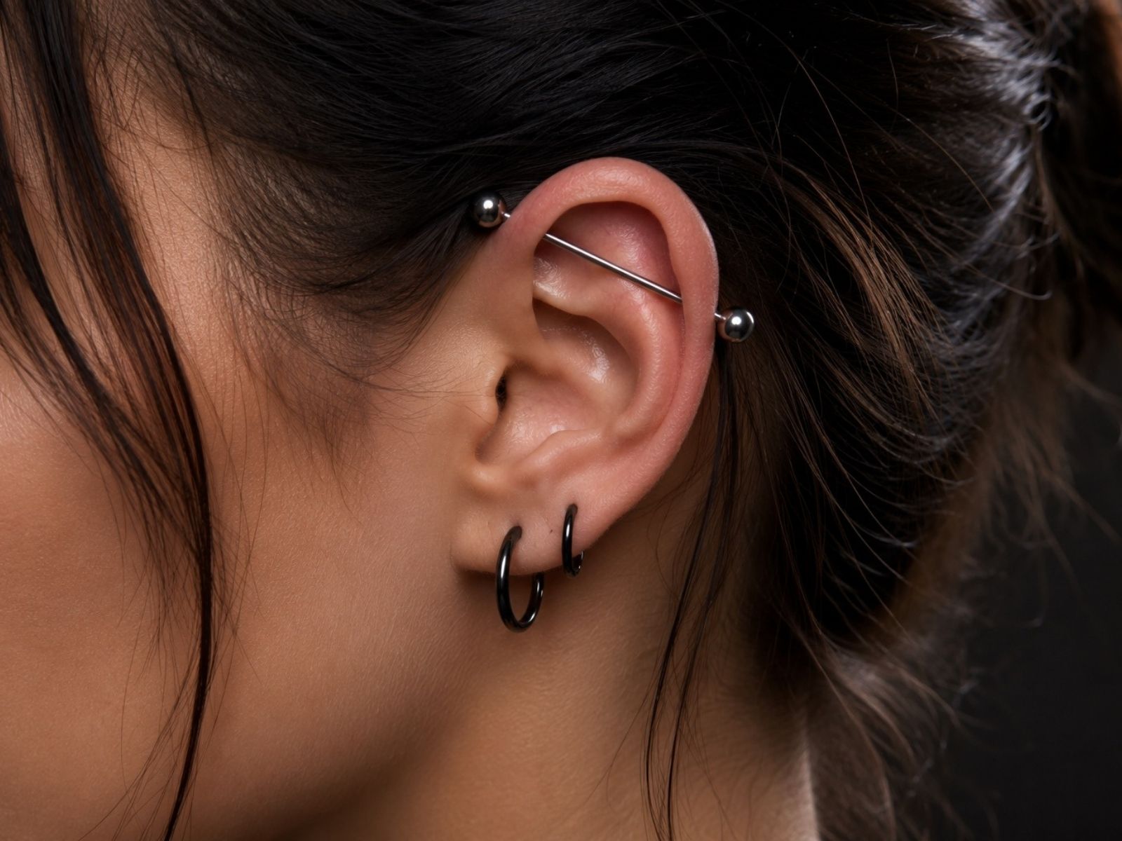 Industrial Piercing Kassel am Ohr